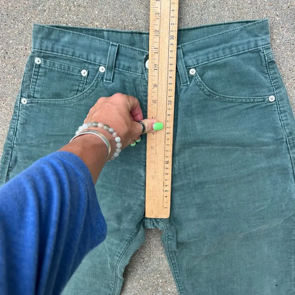 Vintage Y2K Levi’s 551 Button Fly Original Fit Straight Leg Green Corduroy 31x34